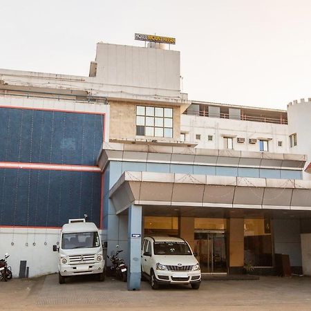 Capital O 69831 Hotel Mount Heera Chennai Bagian luar foto