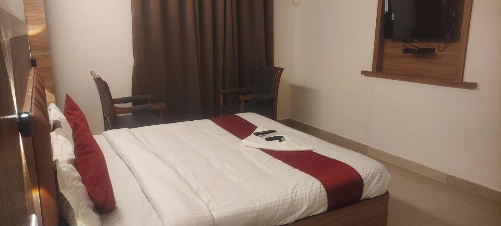 Capital O 69831 Hotel Mount Heera Chennai Bagian luar foto