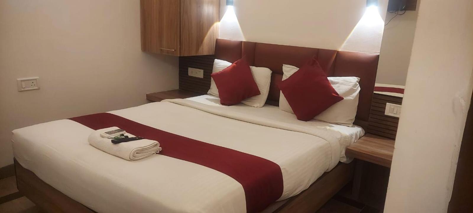 Capital O 69831 Hotel Mount Heera Chennai Bagian luar foto